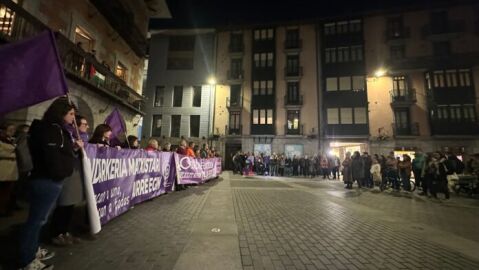Concentraci&oacute;n en Plaza Zaharra