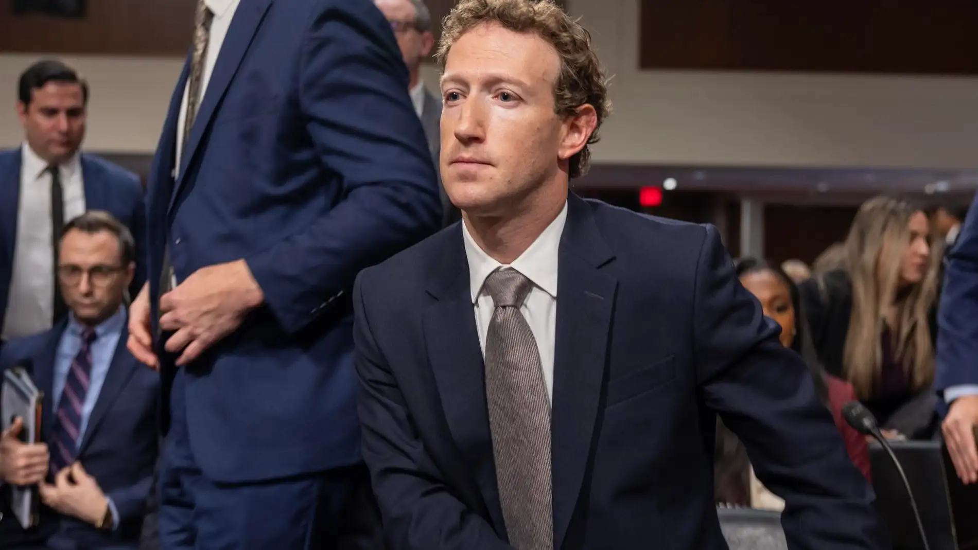 Zuckerberg pide perdón a los padres de víctimas de abuso infantil a través de las redes sociales