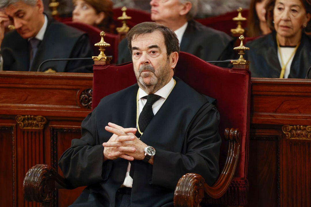 El presidente del CGPJ insiste ante las "inaceptables descalificaciones" de diputados a jueces: "Que nos dejen en paz" El presidente del CGPJ insiste ante las "inaceptables descalificaciones" de diputados a jueces: "Que nos dejen en paz"