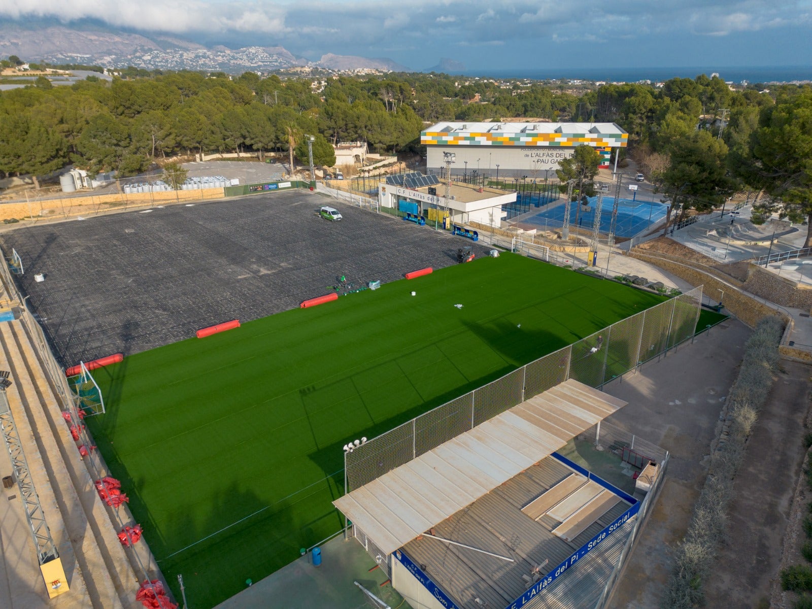 Comienzan las obras del campo de fútbol 11 de césped artificial de L'Alfàs del Pi Comienzan las obras del campo de fútbol 11 de césped artificial de L'Alfàs del Pi