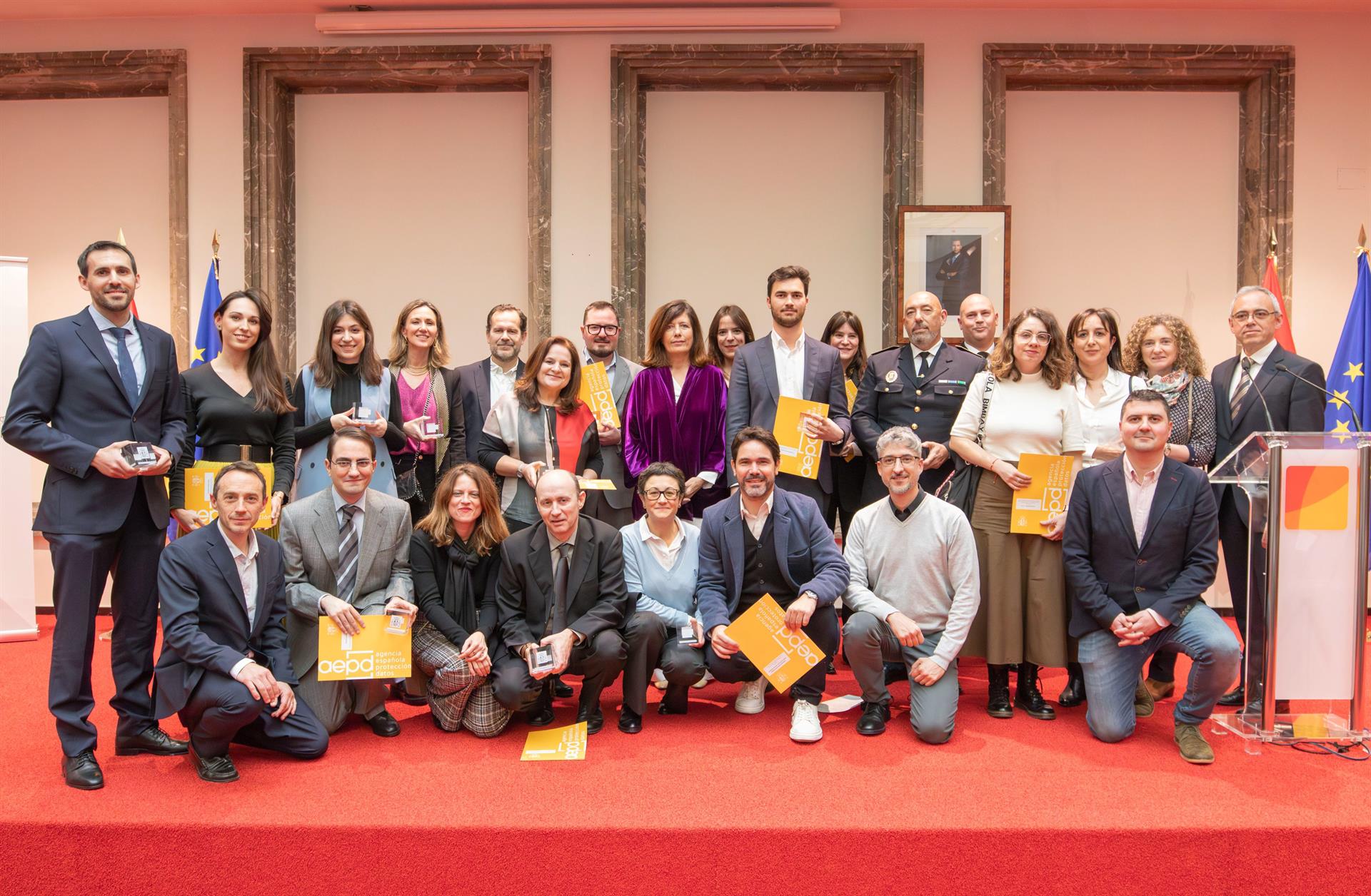 La Generalitat recibe un premio por sus consejos para protección de datos de mujeres víctimas de violencia de género La Generalitat recibe un premio por sus consejos para protección de datos de mujeres víctimas de violencia de género