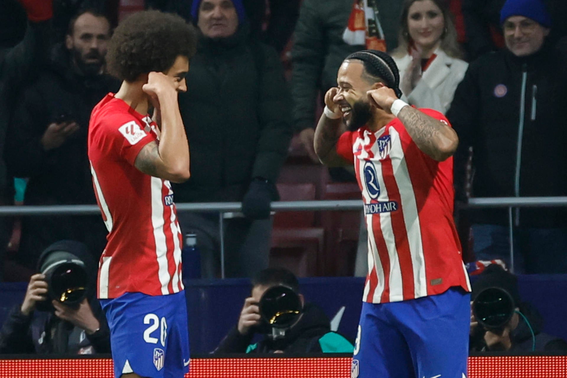 Memphis mantiene al Atleti en la pelea por LaLiga Memphis mantiene al Atleti en la pelea por LaLiga