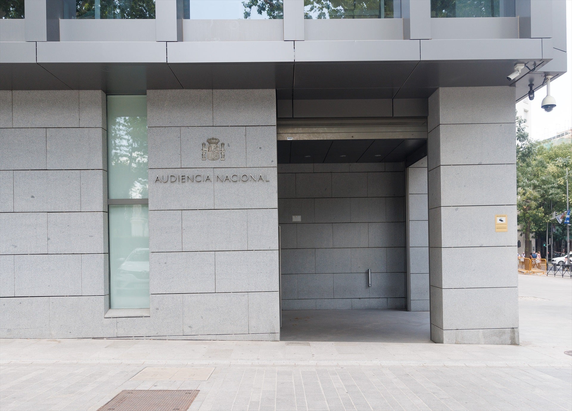 La Fiscalía denuncia a tres farmacéuticas por los casos de ceguera debido al uso oftálmico de Ala Octa La Fiscalía denuncia a tres farmacéuticas por los casos de ceguera debido al uso oftálmico de Ala Octa
