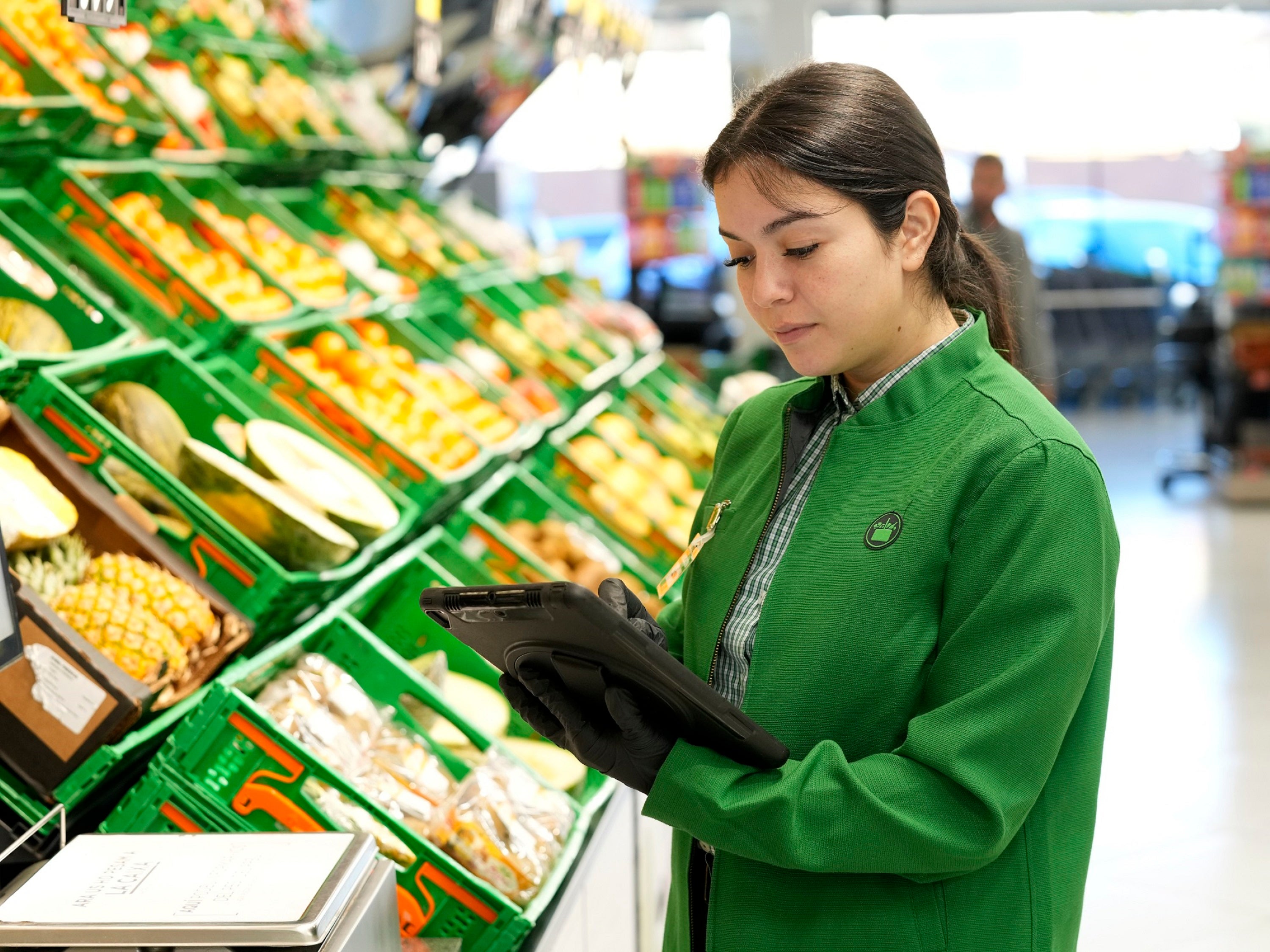 Mercadona supera los 100.000 trabajadores con contratos fijos Mercadona supera los 100.000 trabajadores con contratos fijos