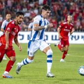 Javier Avilés llega cedido al Málaga 