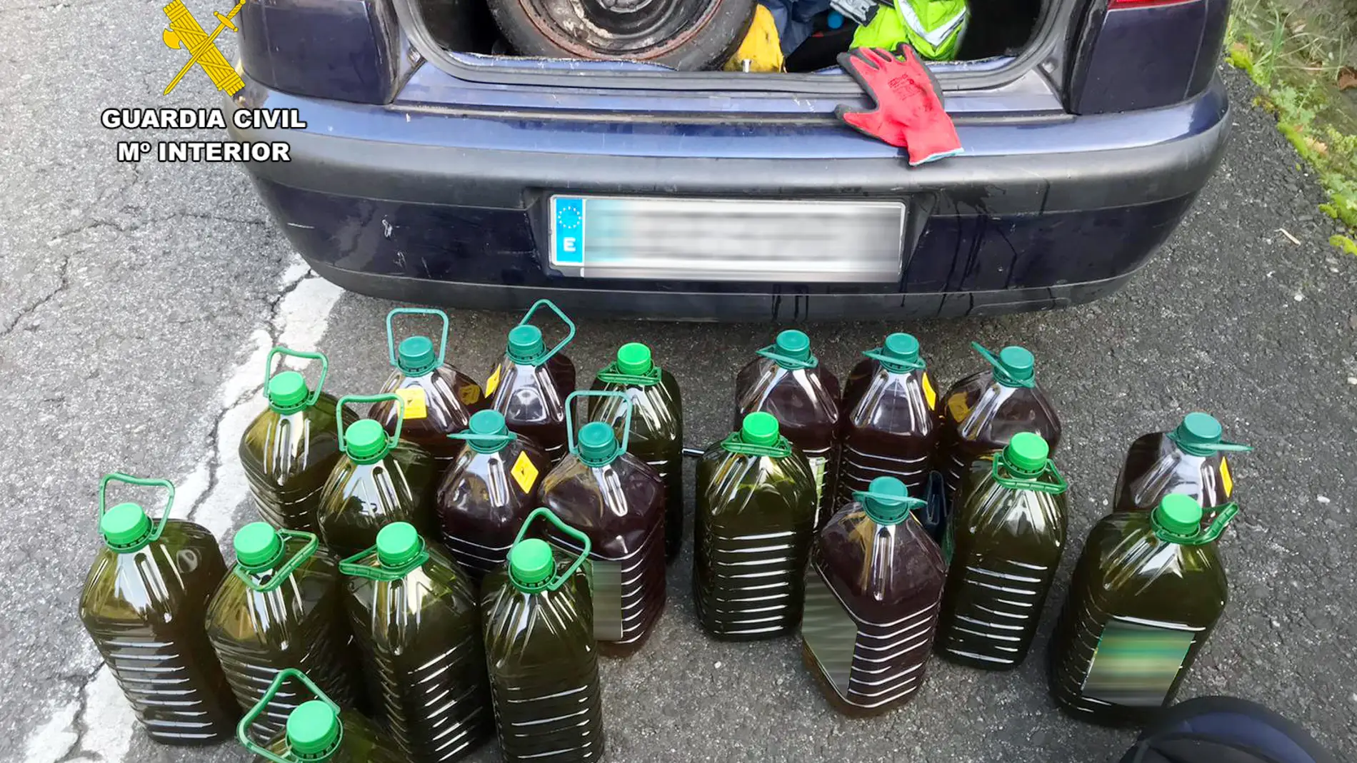 Detenidos tres jóvenes por robar 20 garrafas con 100 litros de aceite de oliva en un supermercado de Cantabria