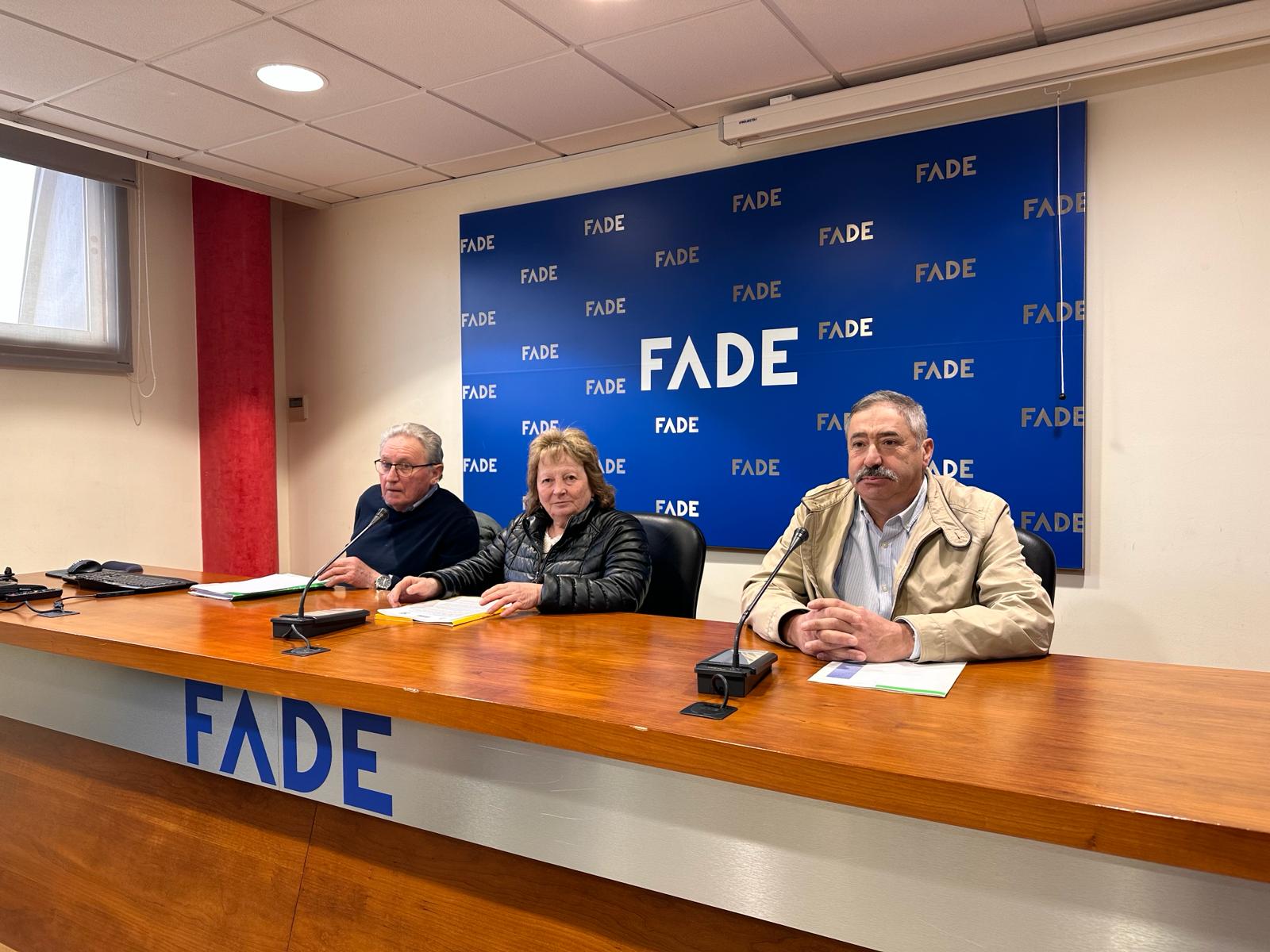 Asaja, COAG y UCA saldrán a la calle para protestar contra la burocracia y los dictados de Bruselas que "acaban" con el sector Asaja, COAG y UCA saldrán a la calle para protestar contra la burocracia y los dictados de Bruselas que "acaban" con el sector