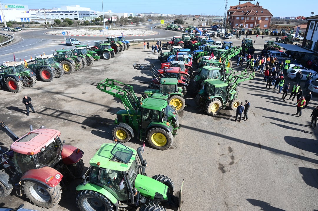 Estas son las peticiones que trasladarán los agricultores mañana al ministro Luis Planas Estas son las peticiones que trasladarán los agricultores mañana al ministro Luis Planas