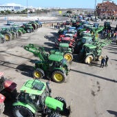 Varios tractores concentrados en la localidad de Villadangos del Páramo, en León