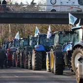 Tractores que paralizan las carreteras francesas por la protesta de los agricultores Tractores que paralizan las carreteras francesas por la protesta de los agricultores