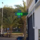 Termómetro en Elche marca 19 grados centígrados. Termómetro en Elche marca 19 grados centígrados.