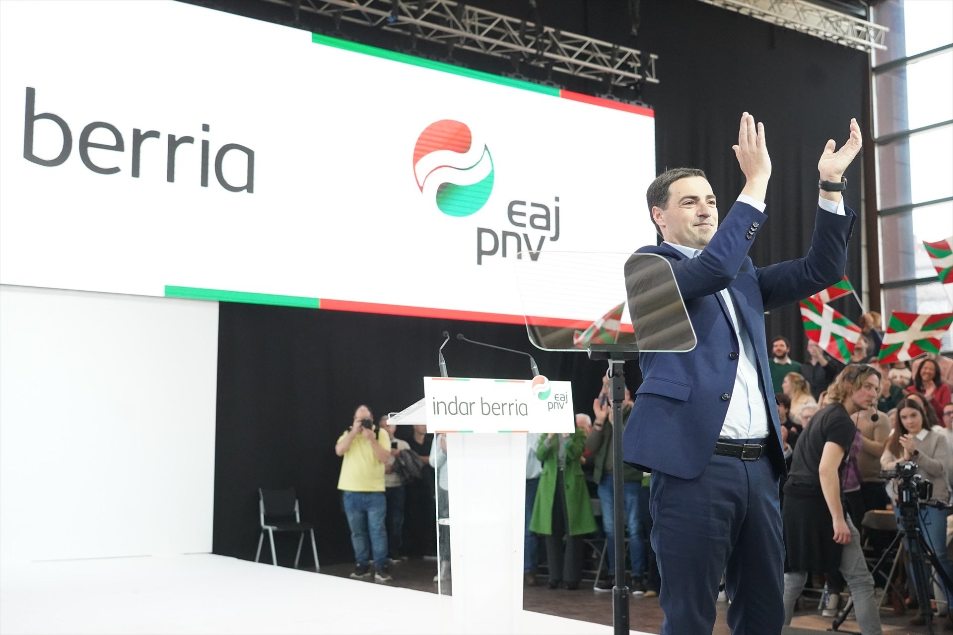 El PNV ganaría las próximas elecciones vascas, seguido de Bildu, PSE y PP El PNV ganaría las próximas elecciones vascas, seguido de Bildu, PSE y PP
