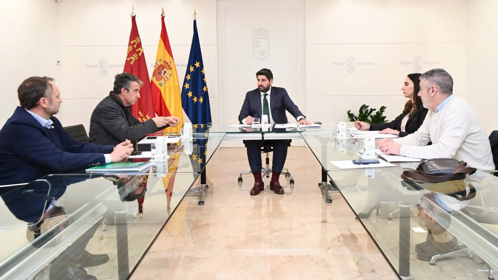 López Miras anuncia un plan plurianual de ayudas al sector agrario