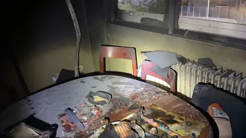 Ingresada grave por inhalación de humo una mujer de 78 años tras el incendio de su vivienda en Torrejón de Ardoz Vivienda tras un incendio