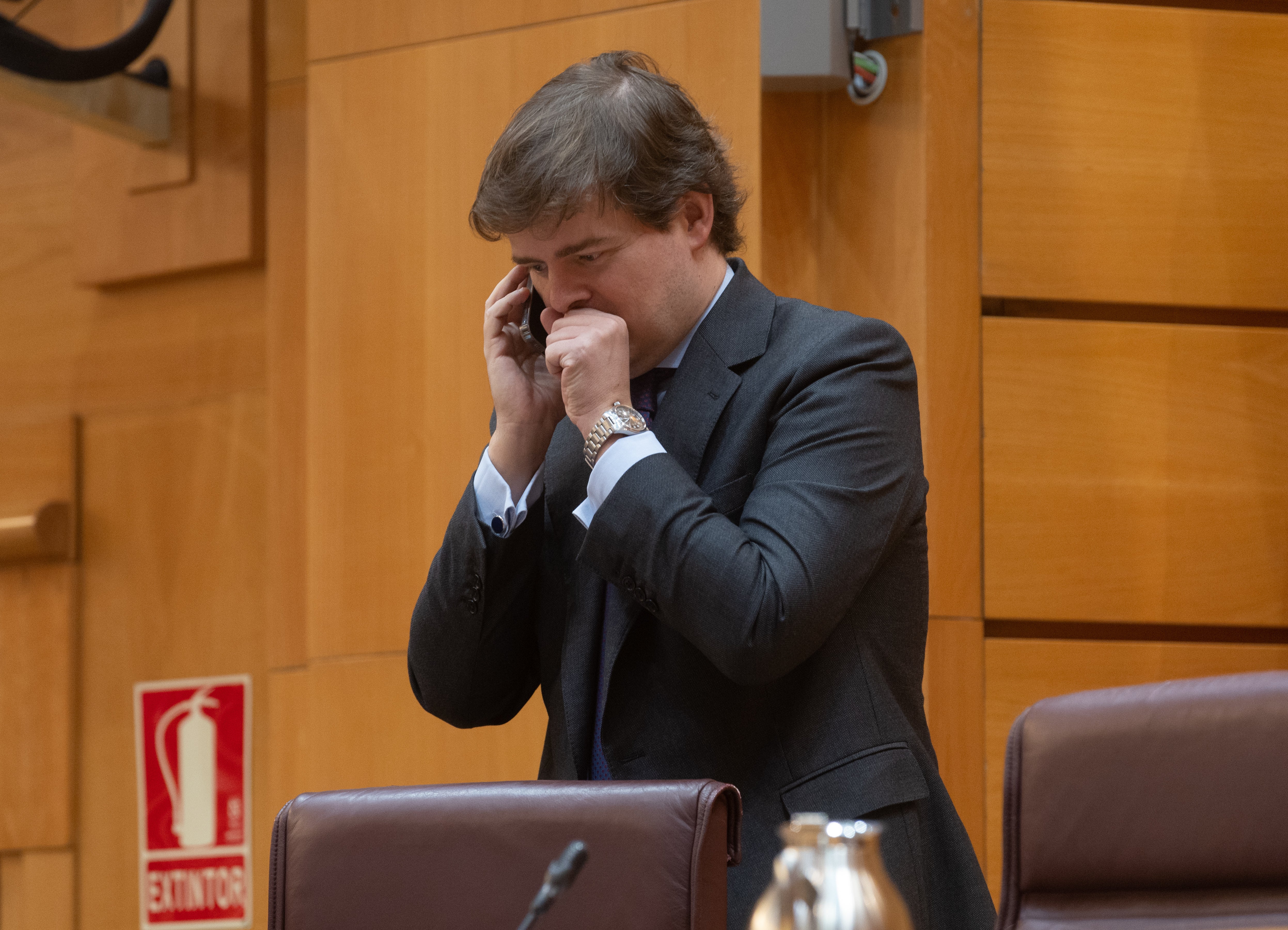 Un informe del letrado mayor del Congreso confirma que la ley de amnistía debe seguir tramitándose en la comisión de Justicia Un informe del letrado mayor del Congreso confirma que la ley de amnistía debe seguir tramitándose en la comisión de Justicia