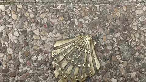 Arranca una nueva edición del ciclo de Conferencias del Camino de Santiago Complutense Señalización del Camino de Santiago Complutense