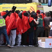  Migrantes rescatados este domingo a bordo de dos embarcaciones, con 90 y 52 personas, y trasladados hasta La Restinga