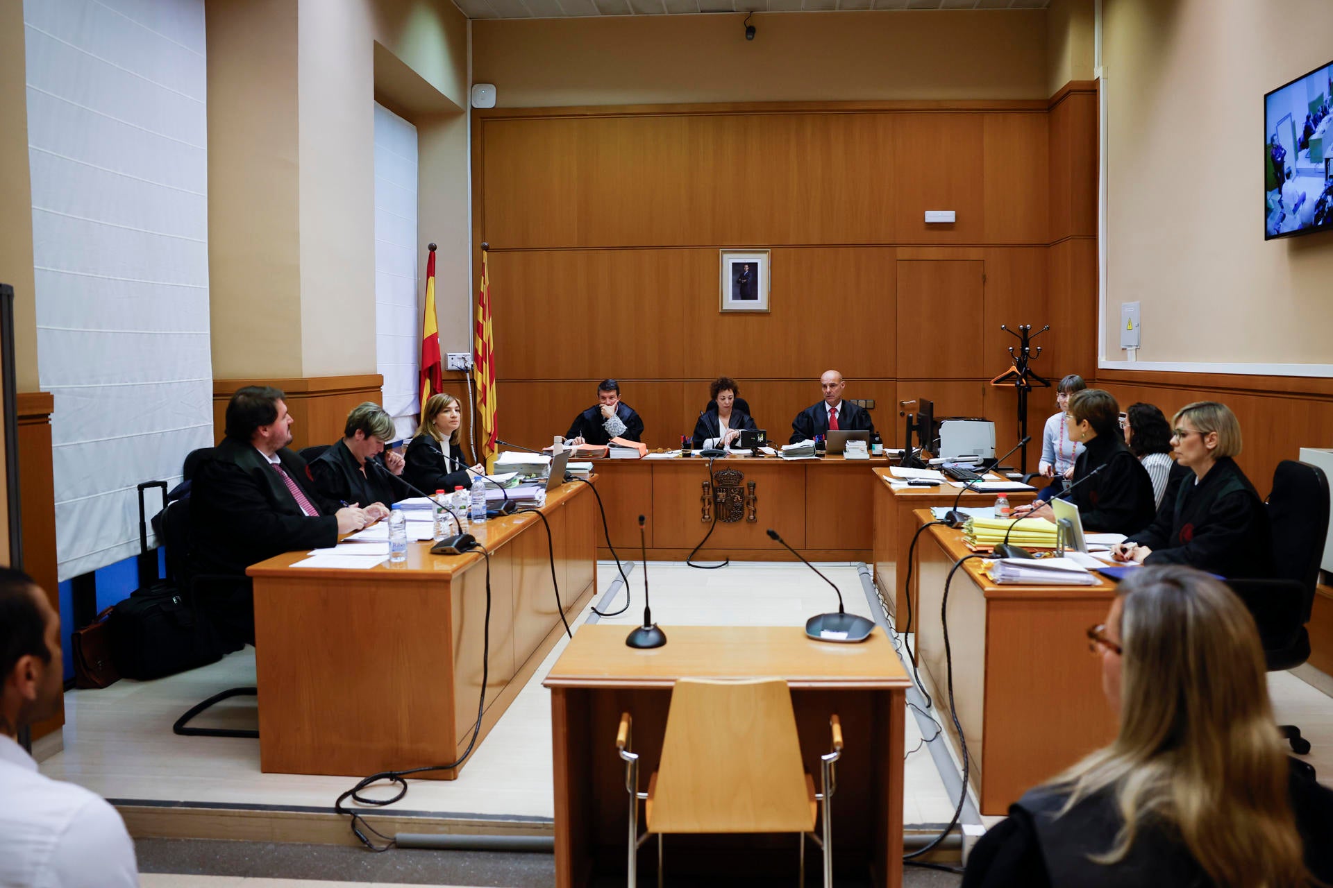 El jefe de Sutton declara que la víctima "bastante alterada" señaló a Alves: "Ha sido él" El jefe de Sutton declara que la víctima "bastante alterada" señaló a Alves: "Ha sido él"