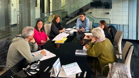 Reunión para detallar el proyecto de absentismo escolar. Reunión para detallar el proyecto de absentismo escolar.