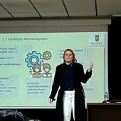 Mariel Piqueres en una formación del profesorado Mariel Piqueres en una formación del profesorado