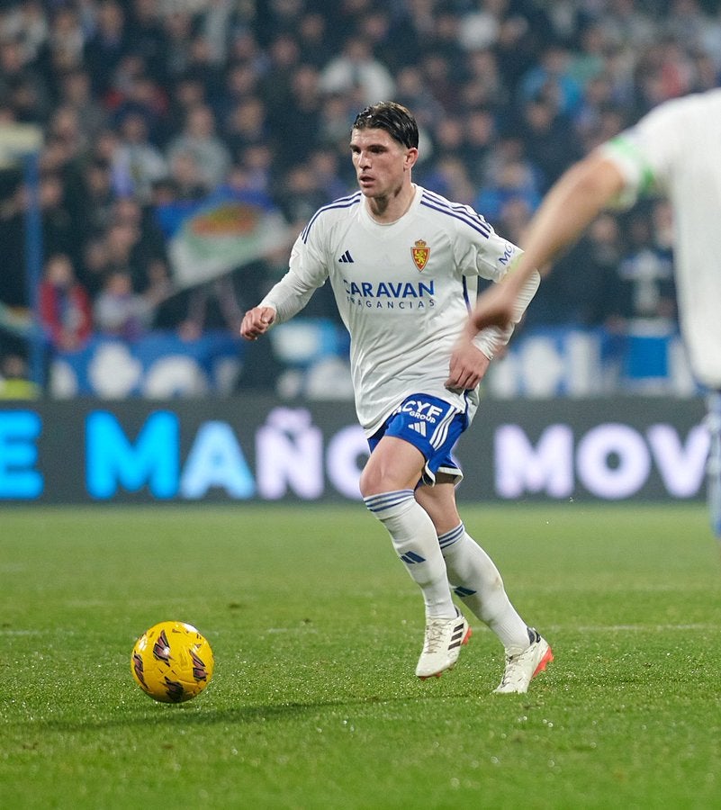 Raúl Guti tiene arrancado el tendón rotuliano de su rodilla derecha Raúl Guti tiene arrancado el tendón rotuliano de su rodilla derecha