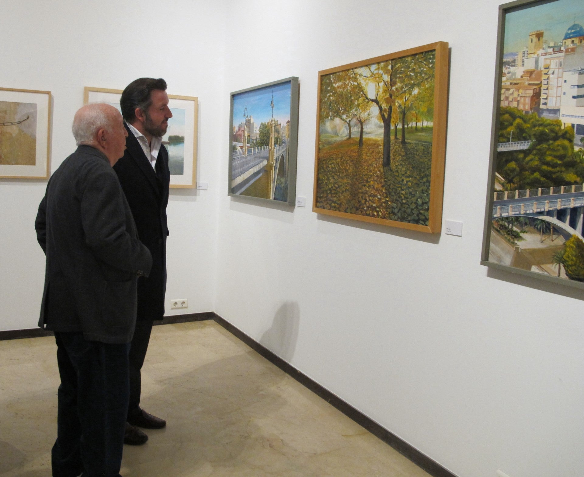Francisco Diaz Tripiana presenta una antología de su obra pictórica en la Sala de Exposiciones de la Llotja de Elche Francisco Diaz Tripiana presenta una antología de su obra pictórica en la Sala de Exposiciones de la Llotja de Elche