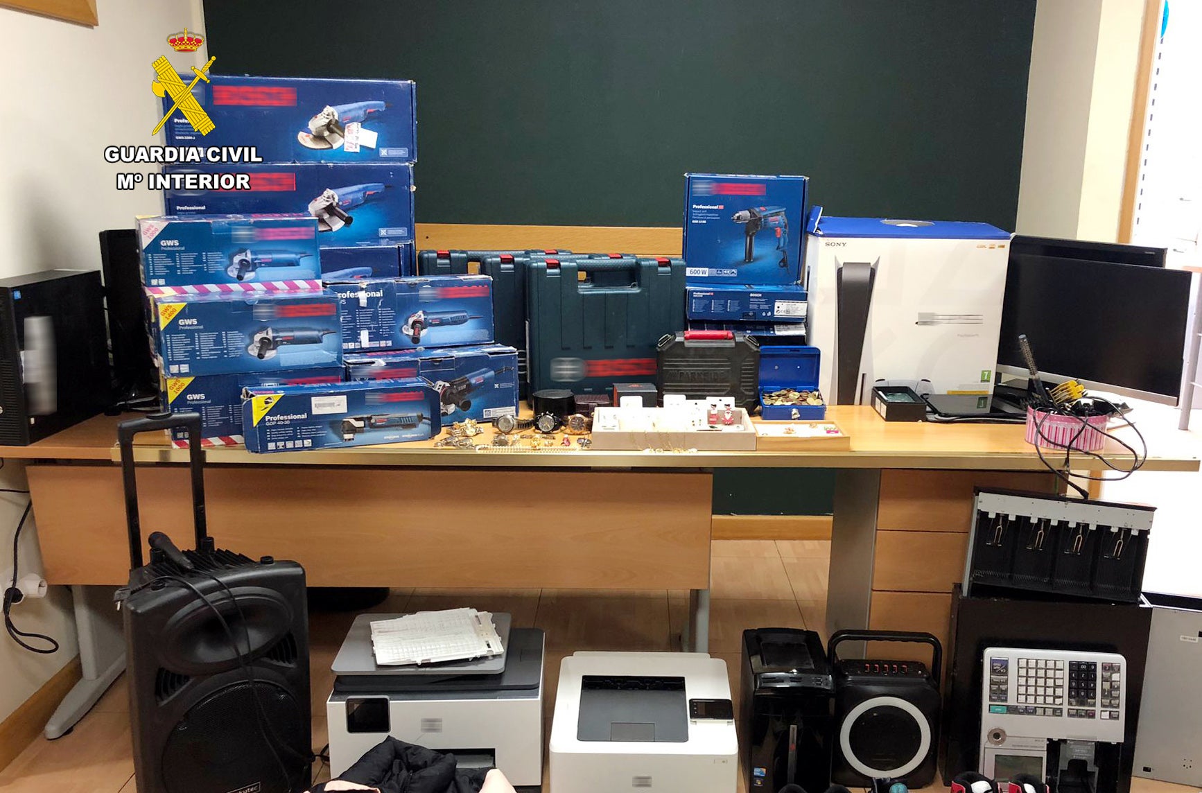 La Guardia Civil detiene a los presuntos autores de 26 robos en Cantabria La Guardia Civil detiene a los presuntos autores de 26 robos en Cantabria