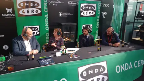Jaime Martínez, Elka Dimitrova, Javier Bonet y Kike Martí participan en el especial Más de uno Mallorca que se ha emitido desde la feria Horeca Jaime Martínez, Elka Dimitrova, Javier Bonet y Kike Martí participan en el especial Más de uno Mallorca que se ha emitido desde la feria Horeca