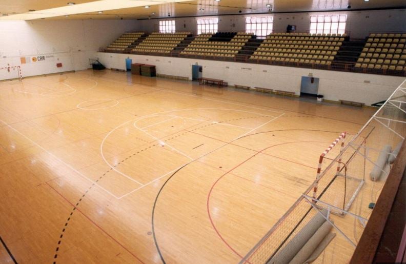 El Ayuntamiento de Alicante renovará la pista central del pabellón deportivo "Vicente Crespo" El Ayuntamiento de Alicante renovará la pista central del pabellón deportivo "Vicente Crespo"