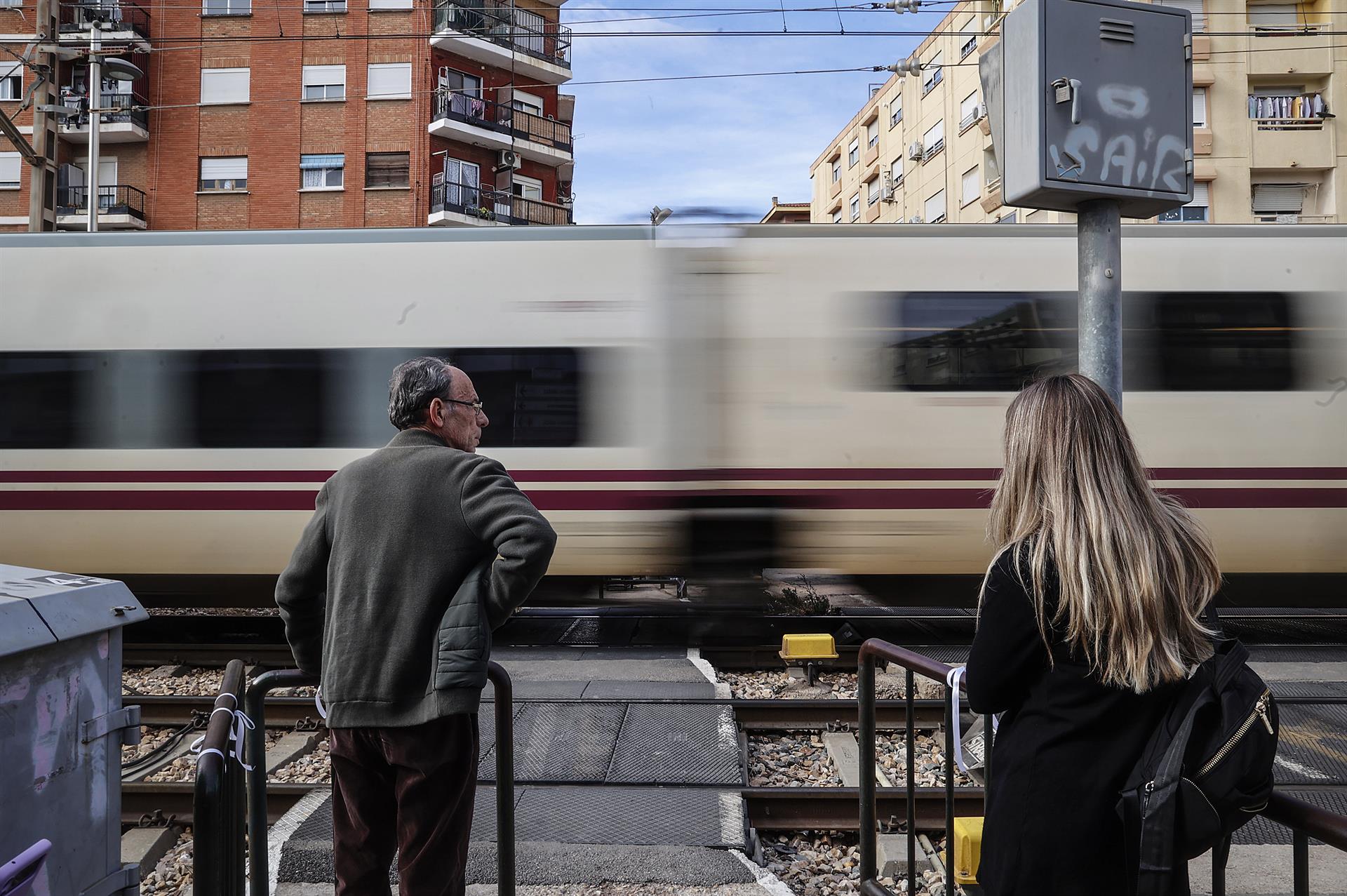 El Consell actualiza el proyecto para soterrar las vías en Alfafar y pedirá al Gobierno que lo integre en los presupuestos El Consell actualiza el proyecto para soterrar las vías en Alfafar y pedirá al Gobierno que lo integre en los presupuestos