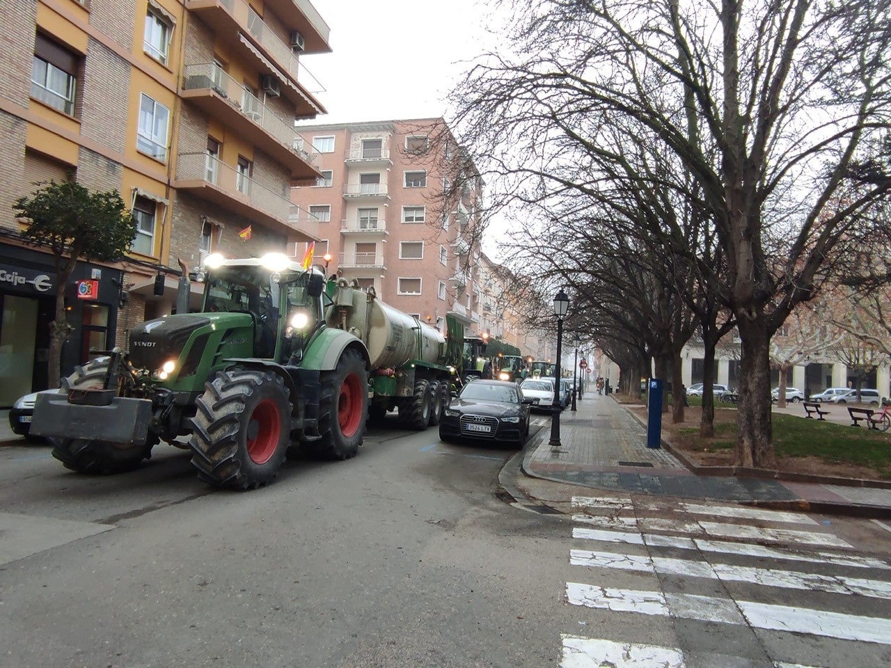 La tractorada colapsa durante varias horas las calles de Huesca La tractorada colapsa durante varias horas las calles de Huesca
