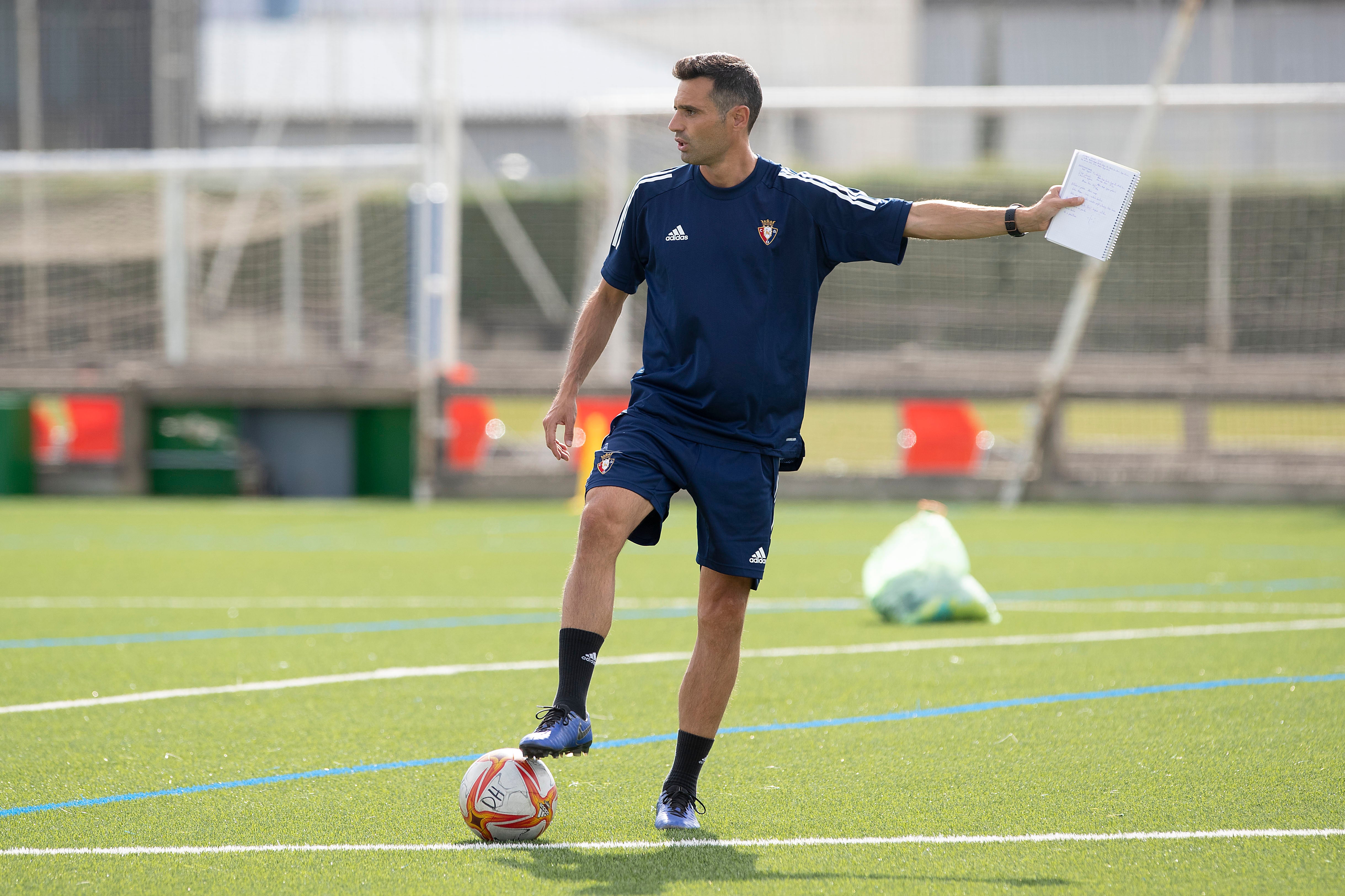 Miguel Flaño: "Hay muchos jugadores con potencial en el División de Honor Juvenil" Miguel Flaño: "Hay muchos jugadores con potencial en el División de Honor Juvenil"