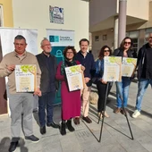 El comercio de Orihuela presenta la campaña 'Miguel, su comercio y el mío' con una recreación de la boda del poeta El comercio de Orihuela presenta la campaña 'Miguel, su comercio y el mío' con una recreación de la boda del poeta