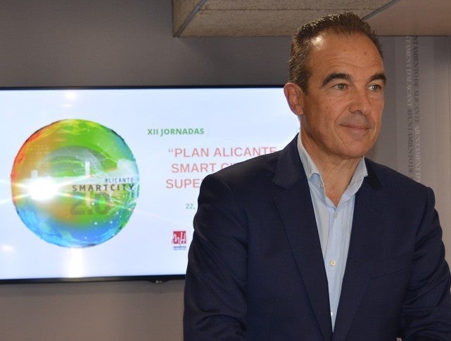 Alicante crea un sistema para combatir la soledad no deseada de los mayores Alicante crea un sistema para combatir la soledad no deseada de los mayores