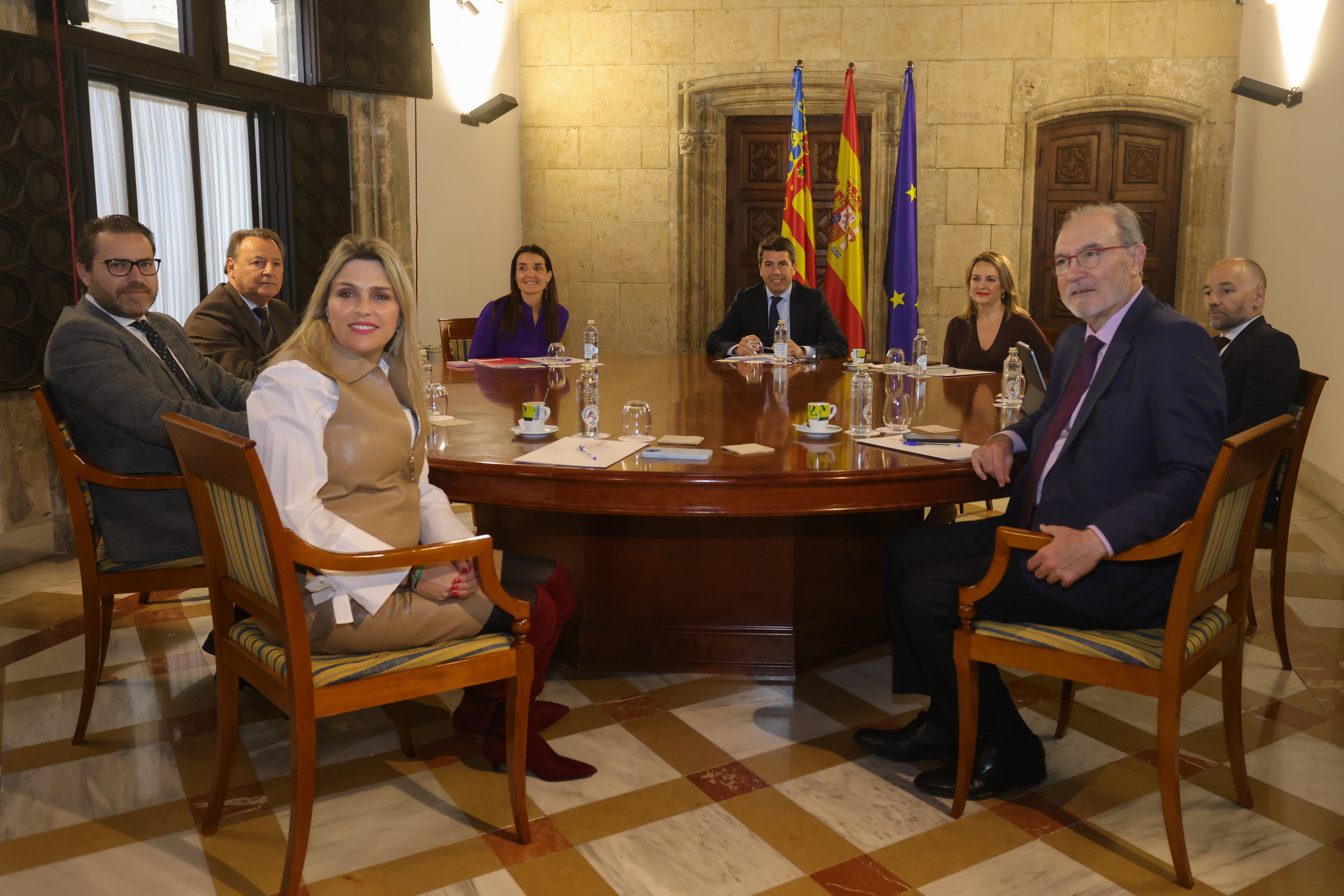 El sector cerámico transmite su mal estado al Consell El sector cerámico transmite su mal estado al Consell