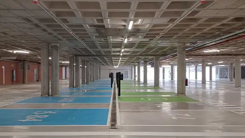 La Universidad de Alcalá presenta el aparcamiento subterráneo sobre el que se alzará el nuevo aulario del campus de Guadalajara Plazas adaptadas y con recarga para vehículos eléctricos del aparcamiento subterráneo del nuevo campus de la Universidad de Alcalá en Guadalajara