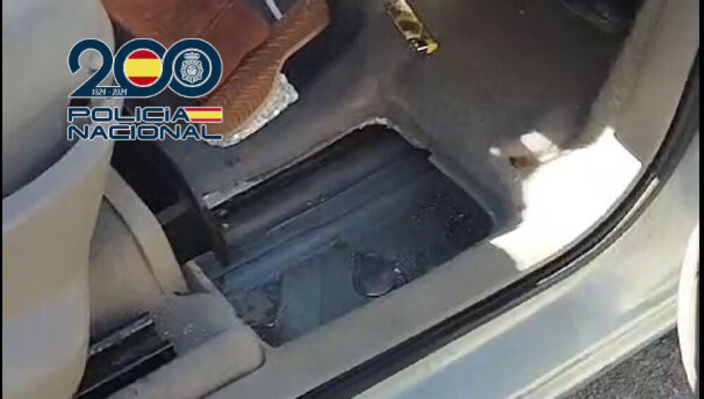 Una de las 'caletas' del coche intervenido 