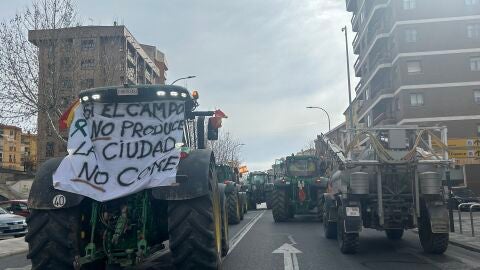 La protesta de los agricultores, a su paso por Hermanos Becerril