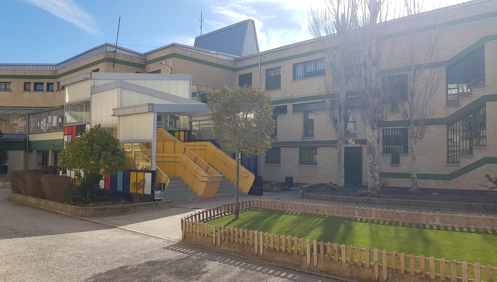 El centro educativo está ubicado en la calle de La Fuensanta de la ciudad