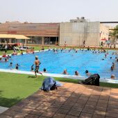Una de las piscinas descubiertas municipales de Elche. 