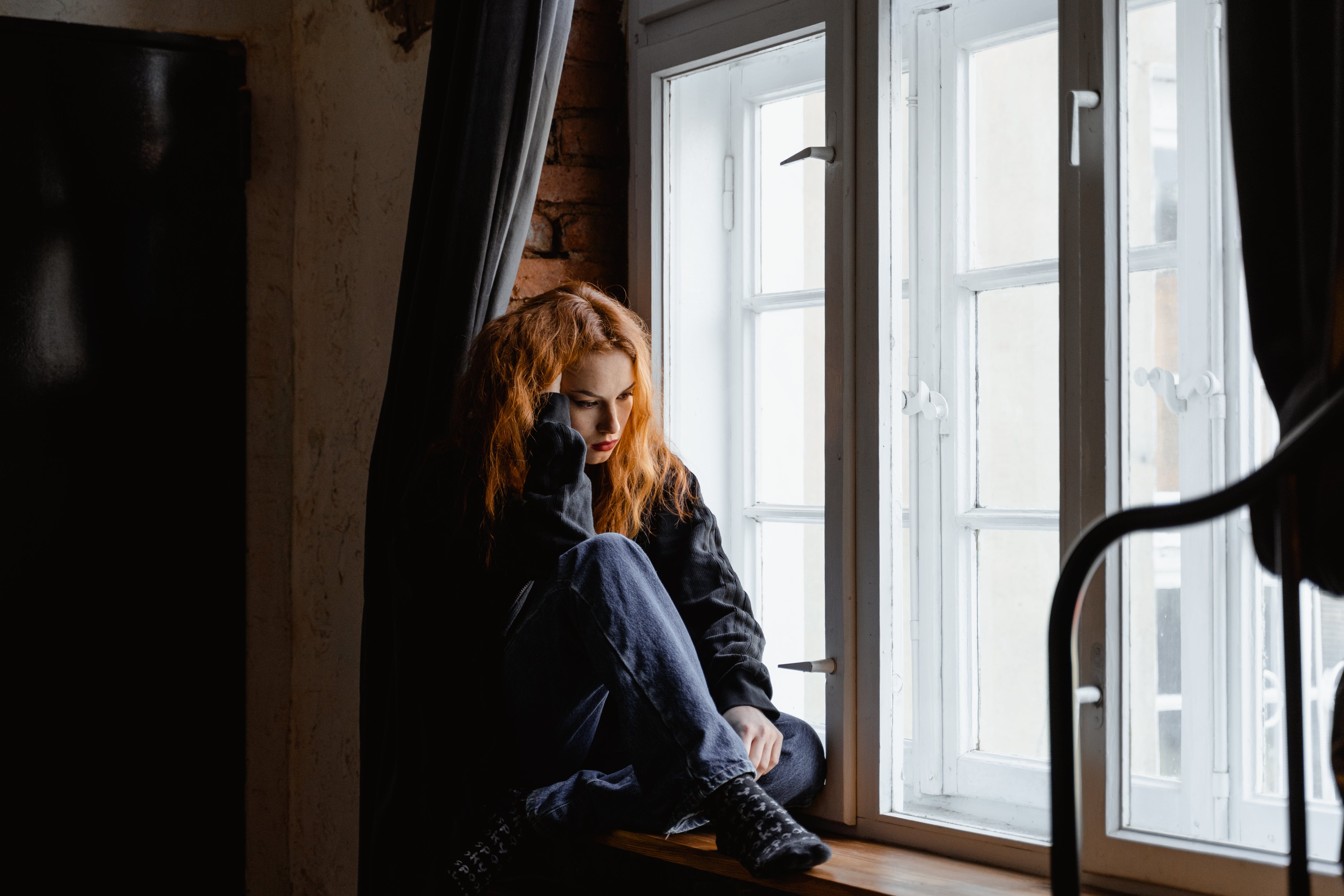 Las mujeres, de 22 a 27 años son las que más se sienten solas Las mujeres, de 22 a 27 años son las que más se sienten solas
