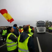Protestas de agricultores en la autovía A-4