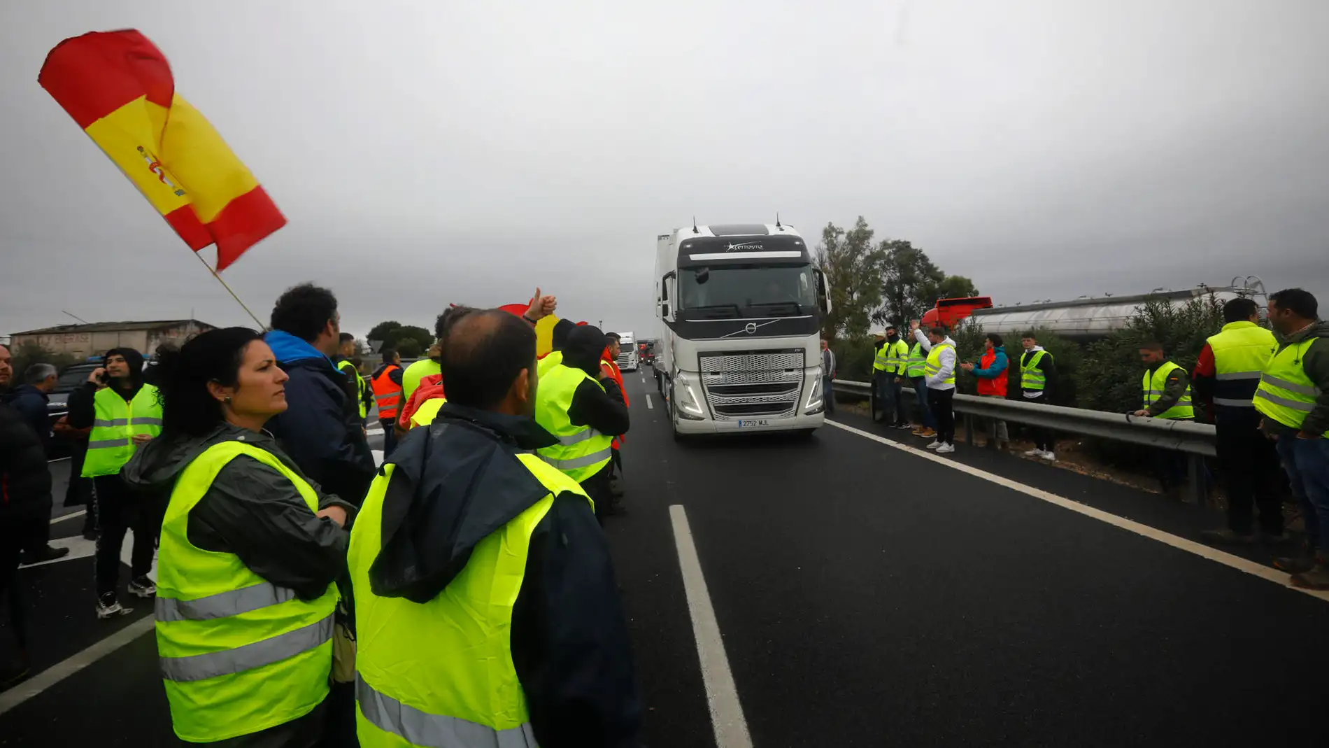 Protestas de agricultores en la autovía A-4