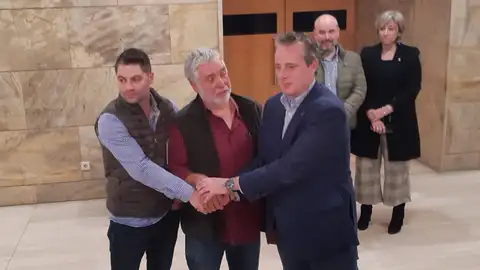Acuerdo del Principado y los manifestantes de la tractorada sobre pagos de PAC y lobo Acuerdo del Principado y los manifestantes de la tractorada sobre pagos de PAC y lobo