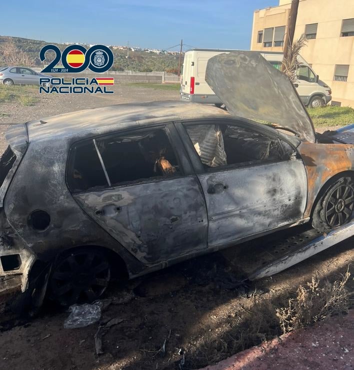 Quema el coche de su exjefa en Gran Canaria porque le "debía dinero" Quema el coche de su exjefa en Gran Canaria porque le "debía dinero"