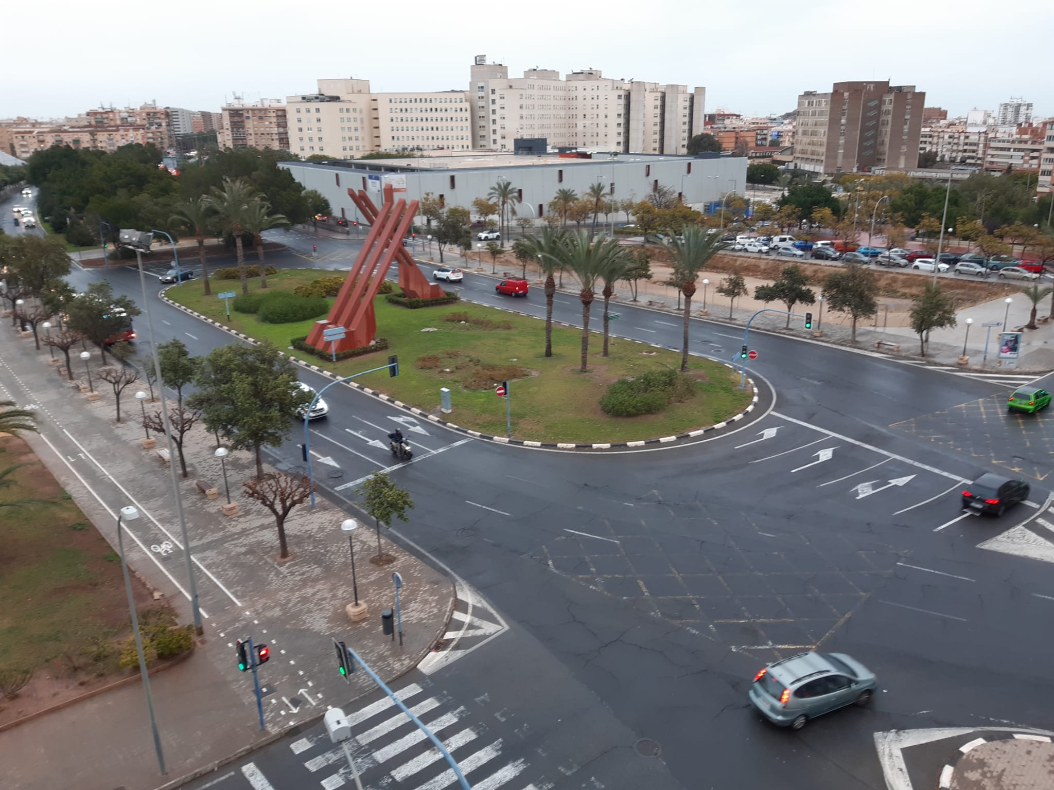 Llueve en Alicante de forma generalizada con vientos fuertes y temporal marítimo Llueve en Alicante de forma generalizada con vientos fuertes y temporal marítimo