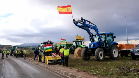 Los agricultores concentrados en el polígono Lentiscares Quiénes son, qué piden y hasta cuándo protestarán: las claves de las manifestaciones del campo