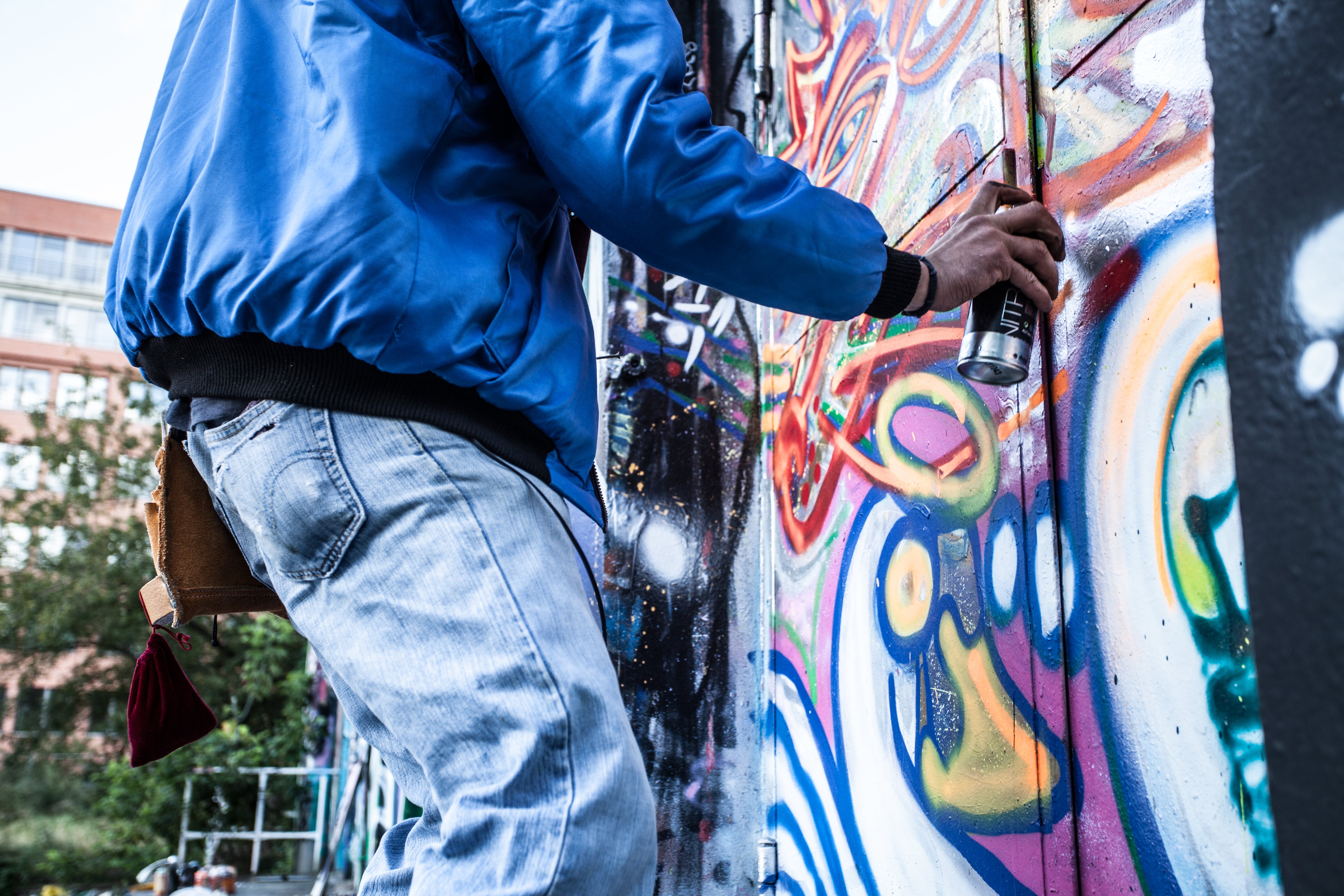 Pablo Ochoa de Olza, artista urbano: "Con mis obras intento explicar por qué el grafiti es arte y no suciedad" Pablo Ochoa de Olza, artista urbano: "Con mis obras intento explicar por qué el grafiti es arte y no suciedad"
