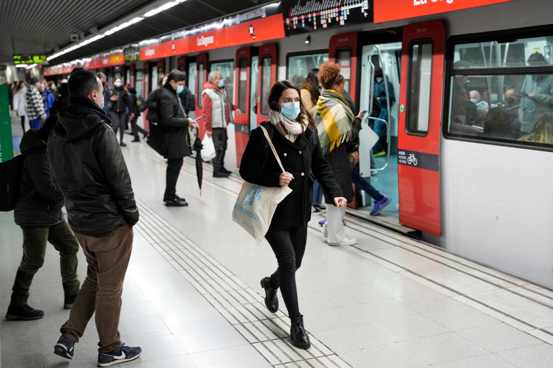 Ingresa en prisión el detenido por agredir a mujeres en el metro de Barcelona Ingresa en prisión el detenido por agredir a mujeres en el metro de Barcelona