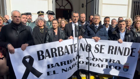 Concentraci&oacute;n en Barbate en protesta contra el narcotr&aacute;fico tras la muerte de dos guardias civiles